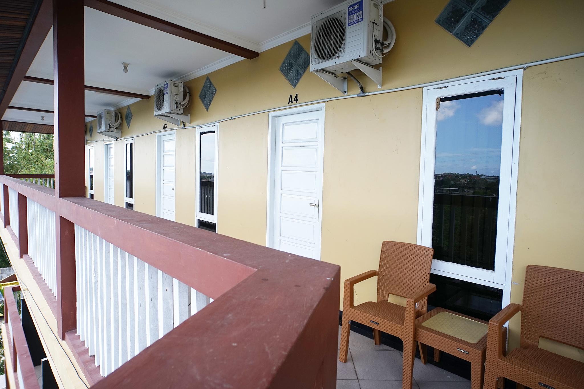SPOT ON 2729 Marzan Syariah Guest House Balikpapan  Bagian luar foto