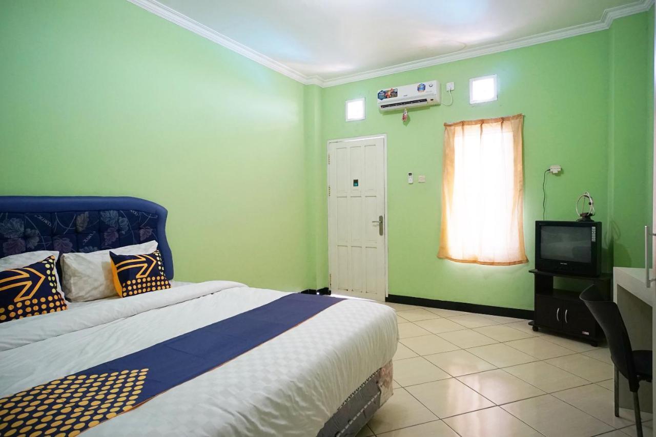 SPOT ON 2729 Marzan Syariah Guest House Balikpapan  Bagian luar foto